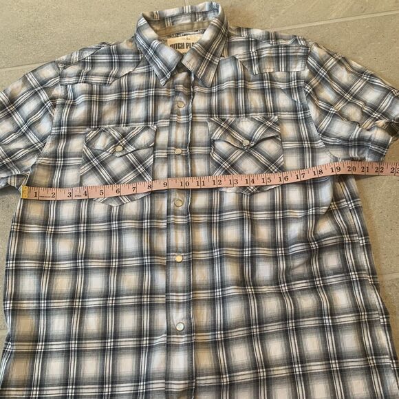 Ditch Plains Short Sleeve Button Down Shirt Size M - Picture 2 of 5
